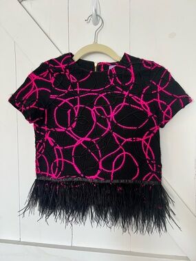 Girls Black & Hot Pink Feather Hem Short Sleeve Top with earrings